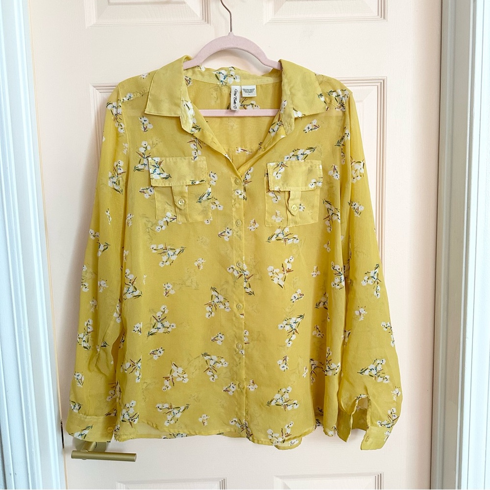 Yellow floral ms Bella D button up